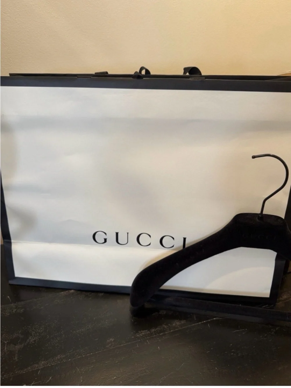 GUCCI Large Shopping Gift Bag Tote & Gucci Black Velvet Hanger